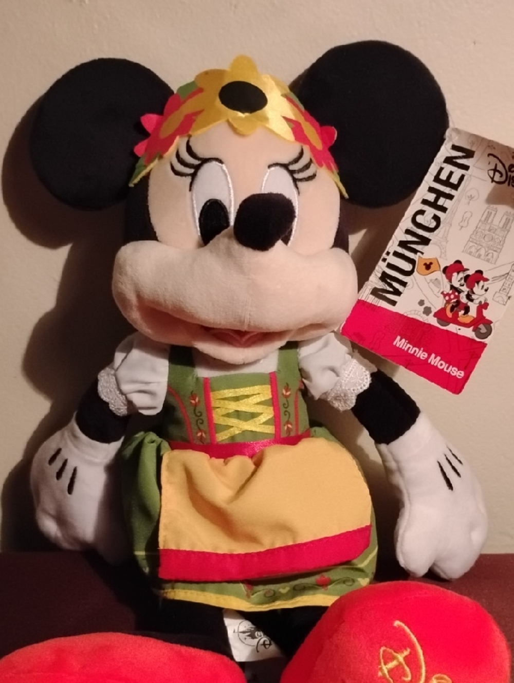 Disney Minnie Mouse: Direct Epcot; Germany